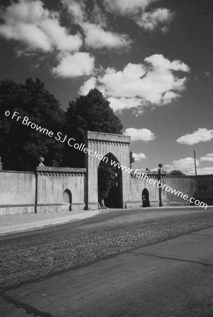 RATHFARNHAM CASTLE ENTRANCE GATE